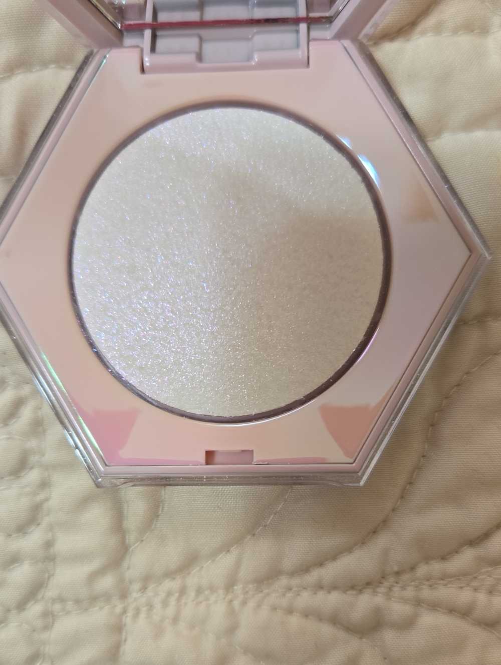 Fenty Beauty Diamond Bomb Highlighter — Pink - Picture 3 of 4